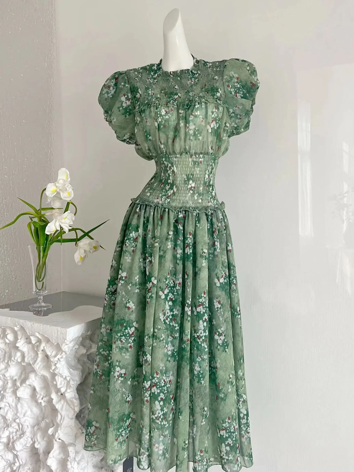 Hnewly  Elegant Vacation-style Green Floral Dress with Stretch Waist Cinching Full-length Dress Korean Fashion Short Sleeve Summer Dress