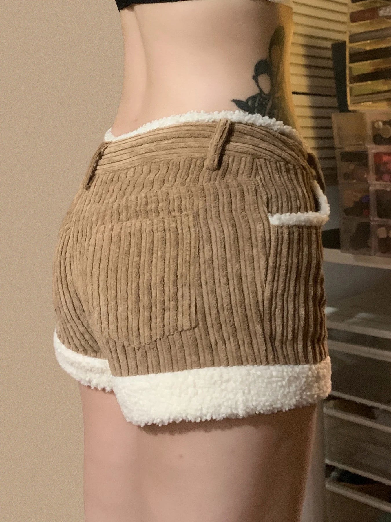 Hnewly cute casual outfits for winter Autumn Trendy New Women’s Corduroy Short Fashion Simple All-Match Faux Fur Trim Spliced Design Short Pants