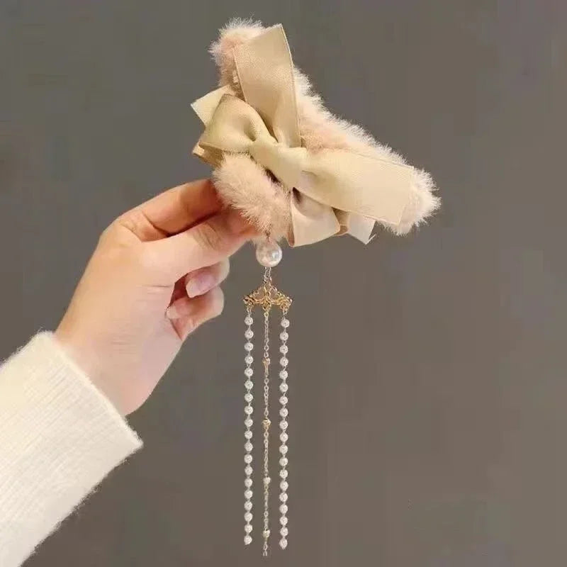 Hnewly cute winter outfits New Fashion Bow Tassel Pendant Hair Clips Korea Ponytail Plush Shark Claw Girls Fall and Winter Gift Hair Accessories