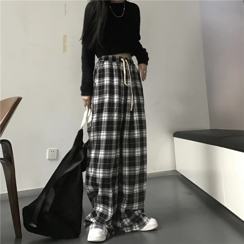 Hnewly Oversize Women Sweatpants Fashion Black Plaid Casual Pants Baggy Elastic Waist Pockets Student Unisex Hip Hop Loose Trousers