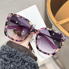Lunivop  1pc Women's Large Square Frame Fashion Sunglasses - Stylish Gradient Purple Lens with Tortoiseshell Pattern