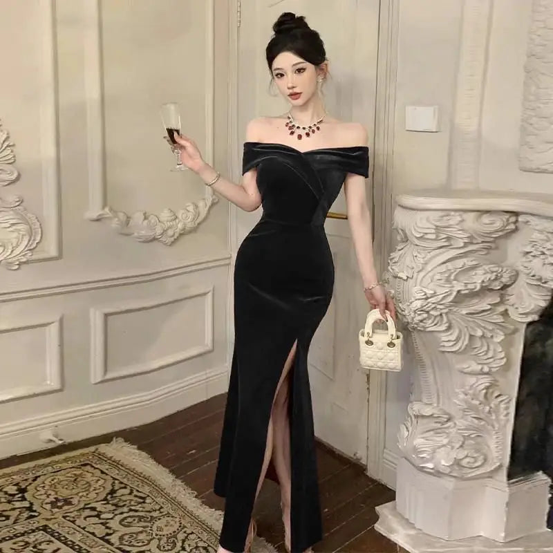Hnewly Battle Robe Velvet One Shoulder Dress Women's Autumn and Winter Style High End Hepburn Style Slimming Fishtail Skirt Medium Long