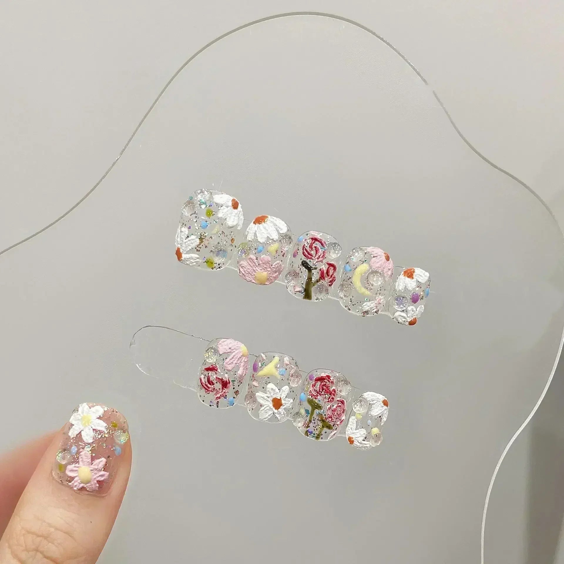 Hnewly 10pcs Mini Flower Fake Nails Short Square Press on Nails Glitter Cat Eye False Nails Full Cover Sweet Cute Manicure Nail Art Tip
