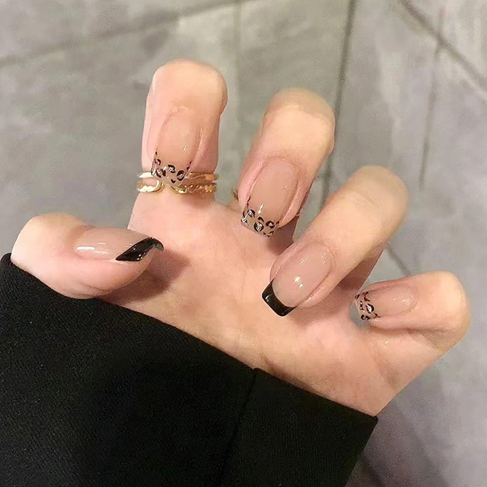 Hnewly Pink French Style Fake Nails 3D Bowknot Designs Short Square Press on Nails Sweet Korean Fashion False Nails for Women and Girls