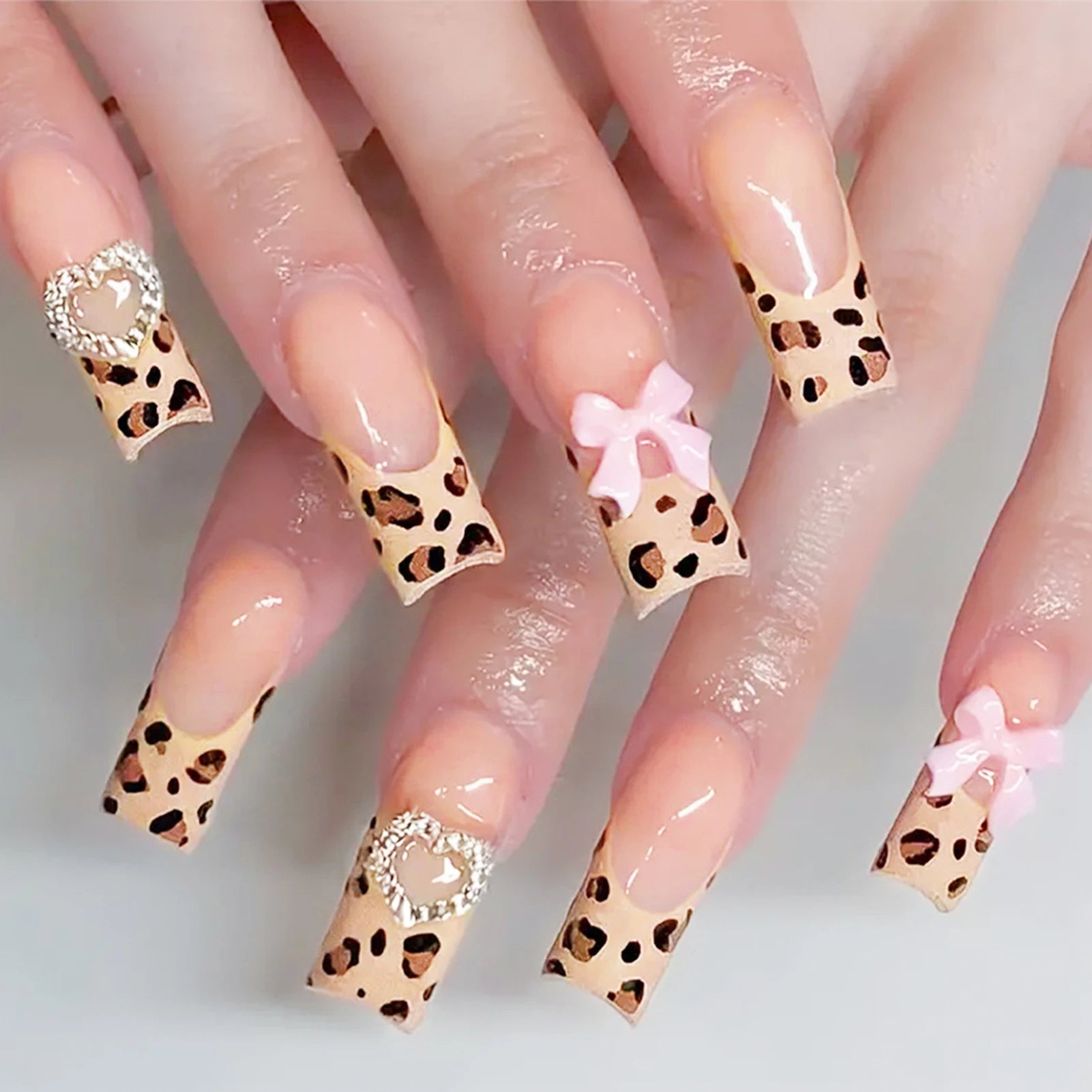 Hnewly Pink French Style Fake Nails 3D Bowknot Designs Short Square Press on Nails Sweet Korean Fashion False Nails for Women and Girls