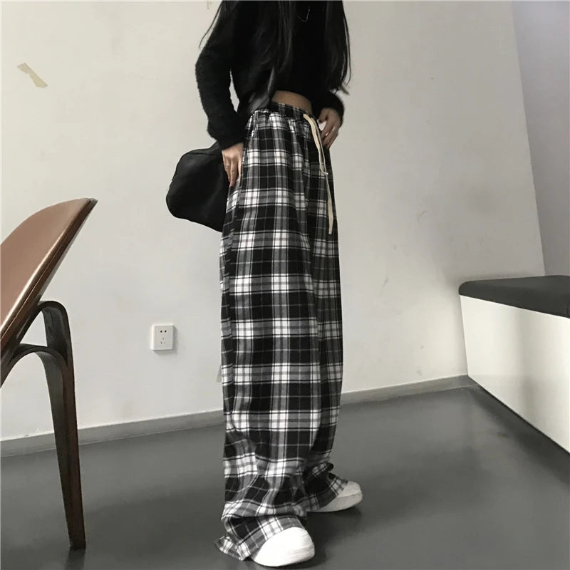 Hnewly Oversize Women Sweatpants Fashion Black Plaid Casual Pants Baggy Elastic Waist Pockets Student Unisex Hip Hop Loose Trousers