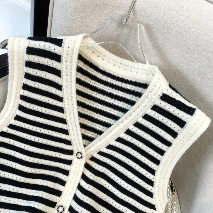 Hnewly  Spring V-Neck Striped Knitted Vest Korean Hollow Out Sleeveless Top Women's 2023 Autumn Loose All-Matched Outwear Cardigan Tank