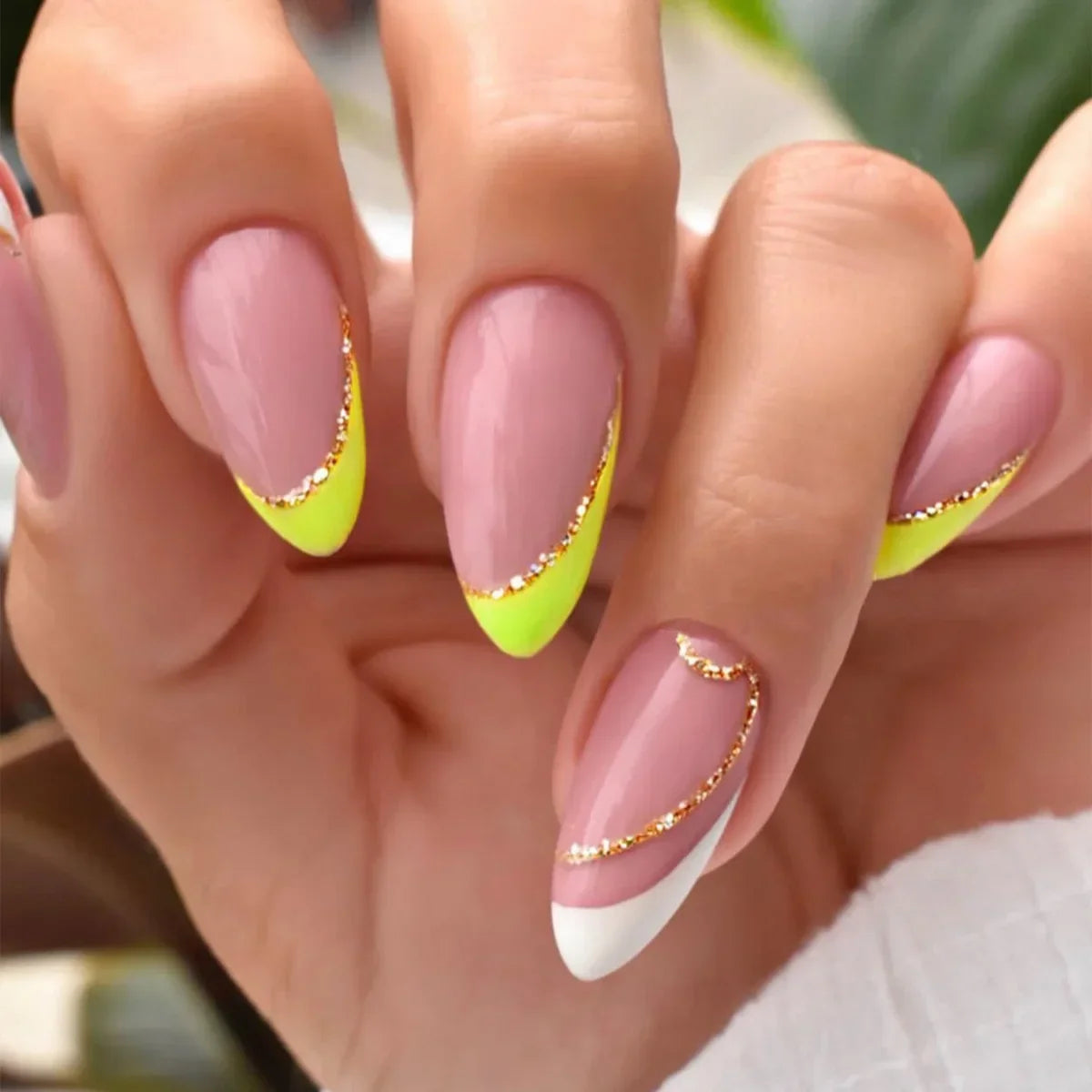 Hnewly 24Pcs French Gold Edge Wearable Almond Press on Fake Nails Simple Pearl Decoration False Nails with Glue Full Over Manicure Tips