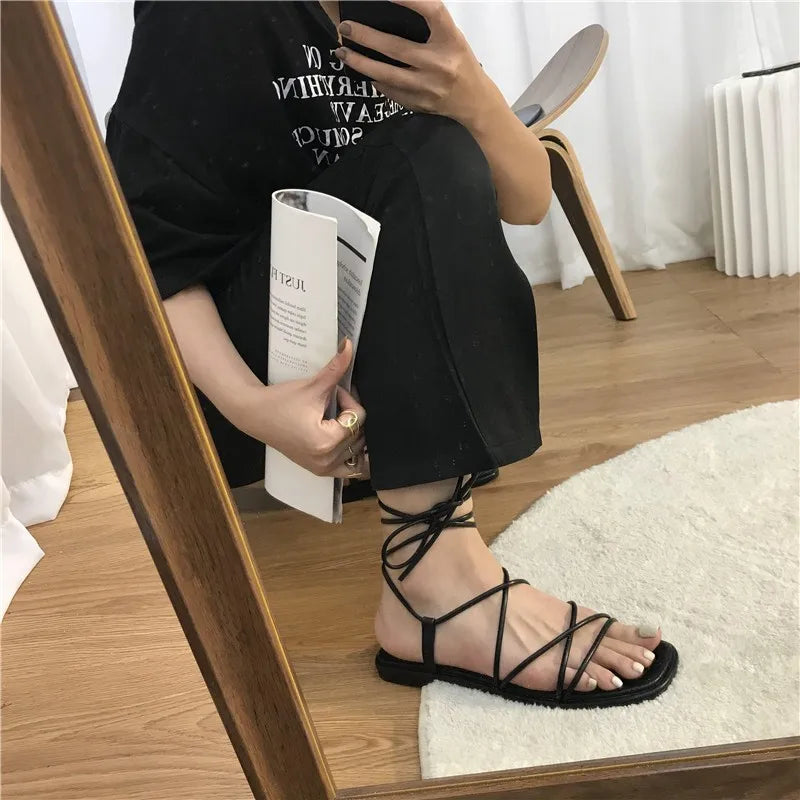 Hnewly Summer Slippers Women Sandals Narrow Vintage Square Toe Flat Cross Strap Thong Sandals V Shape Design Shoes Women Plus Size43