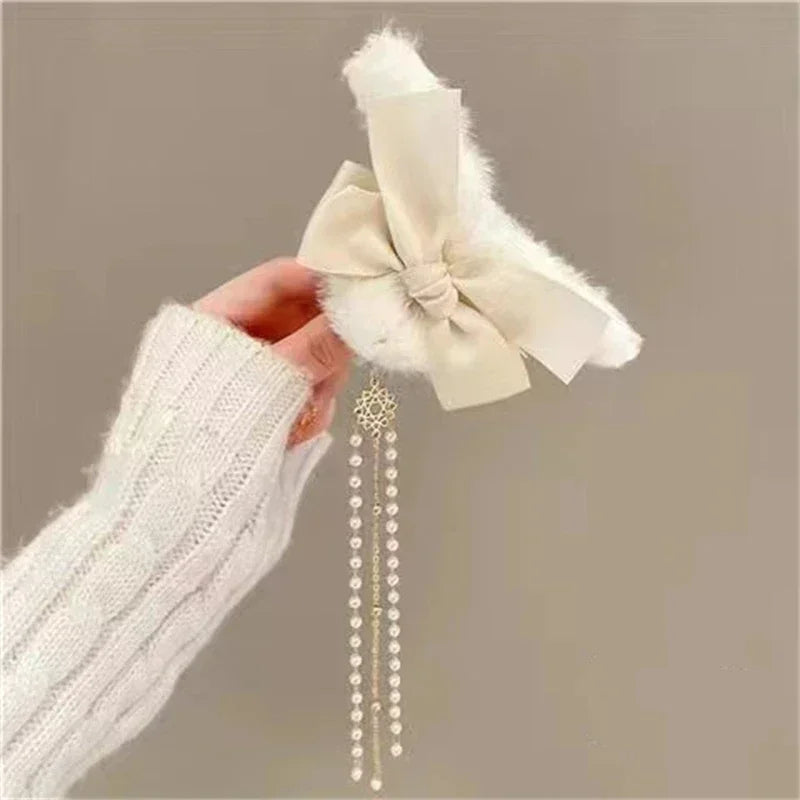 Hnewly cute winter outfits New Fashion Bow Tassel Pendant Hair Clips Korea Ponytail Plush Shark Claw Girls Fall and Winter Gift Hair Accessories