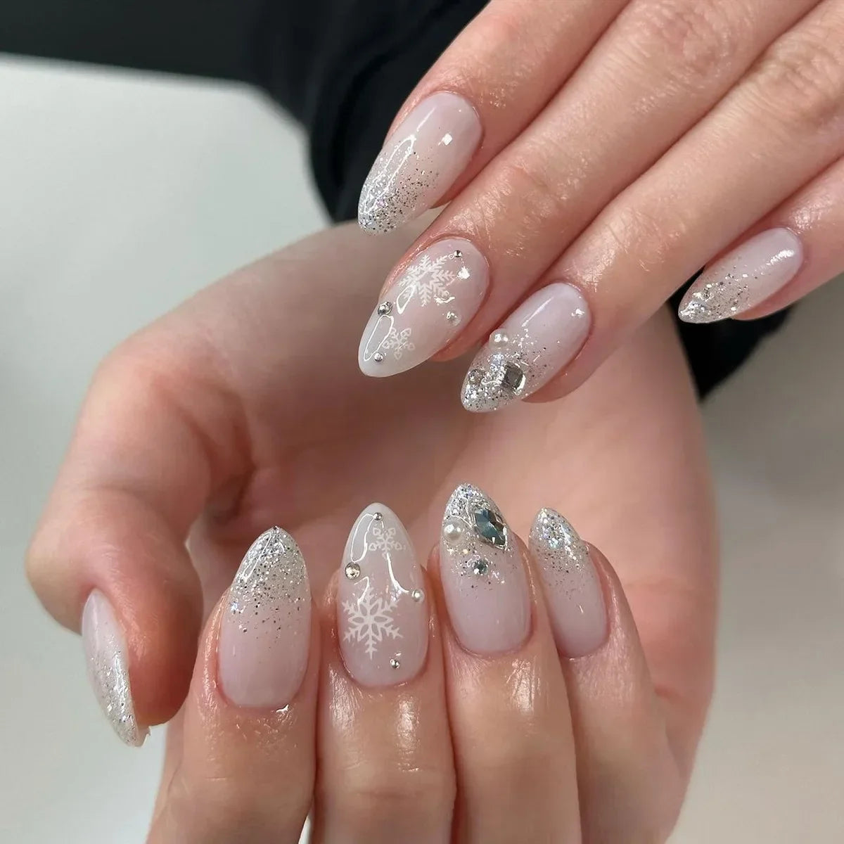 Hnewly 24Pcs Cat Eye Press on Nails with Almond Head Bow Diamond Stick on False Nail Sweet Pink French Full Cover Artificial Nails Tips