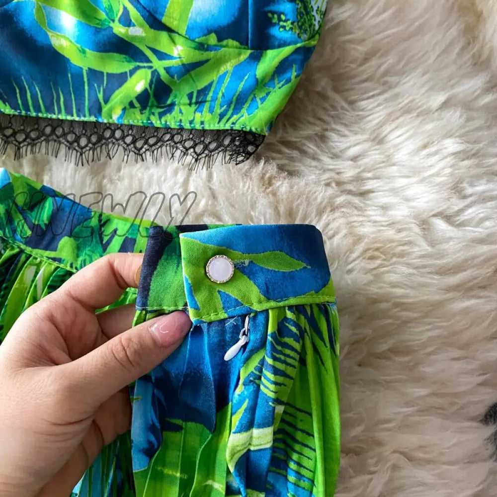 Bohemian Vacation Beach 2Pcs Set Women Floral Printed Short Strapless Tops And High Waist Pleated