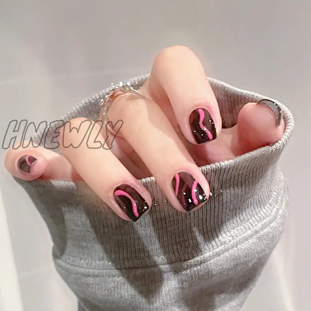 Hnewly 24Pcs Short Pink Heart False Nail Y2K Black Press On Art Manicure Set Round Head Glossy Fake