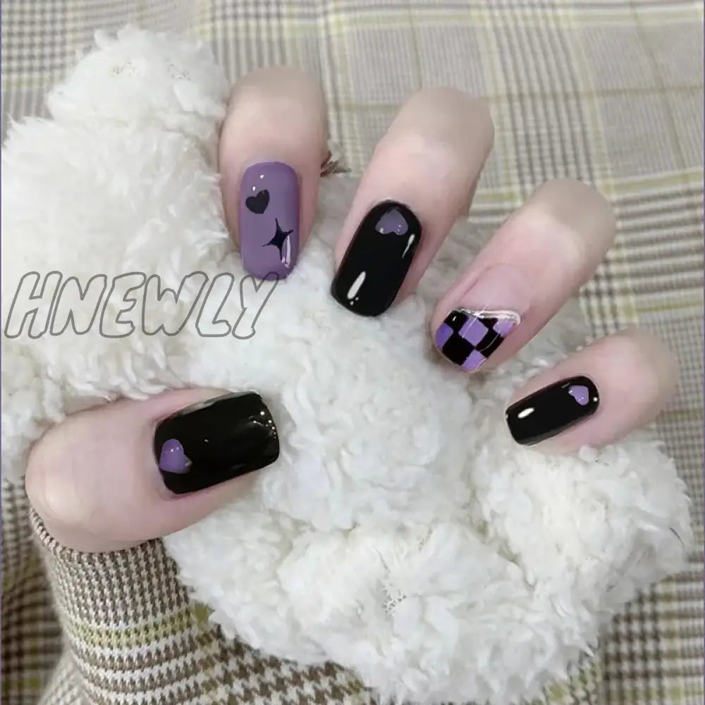 Hnewly 24Pcs Short Pink Heart False Nail Y2K Black Press On Art Manicure Set Round Head Glossy Fake